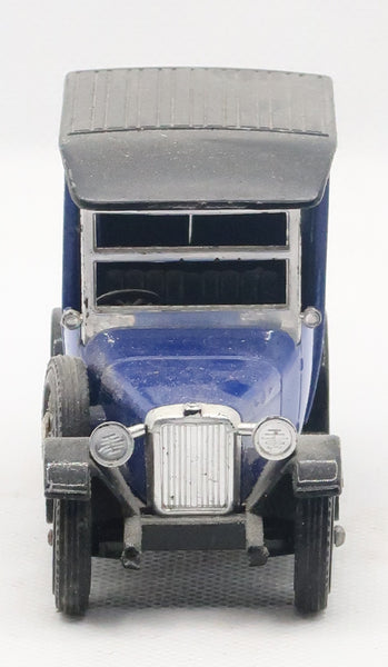 Ancien véhicule chocolat Menier