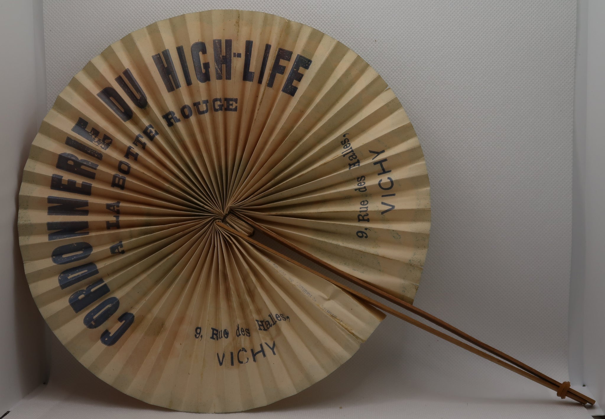 Eventail original ancien publicitaire Cordonnerie du High-Life Vichy